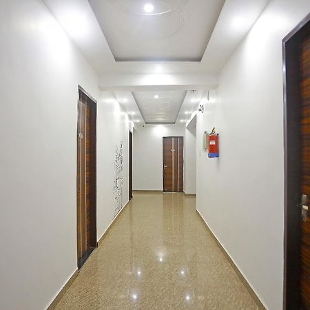 Отель Super Townhouse Cloud Bay, Near Genpact, Sector-69, Гургаон Экстерьер фото