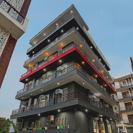 Отель Super Townhouse Cloud Bay, Near Genpact, Sector-69, Гургаон Экстерьер фото