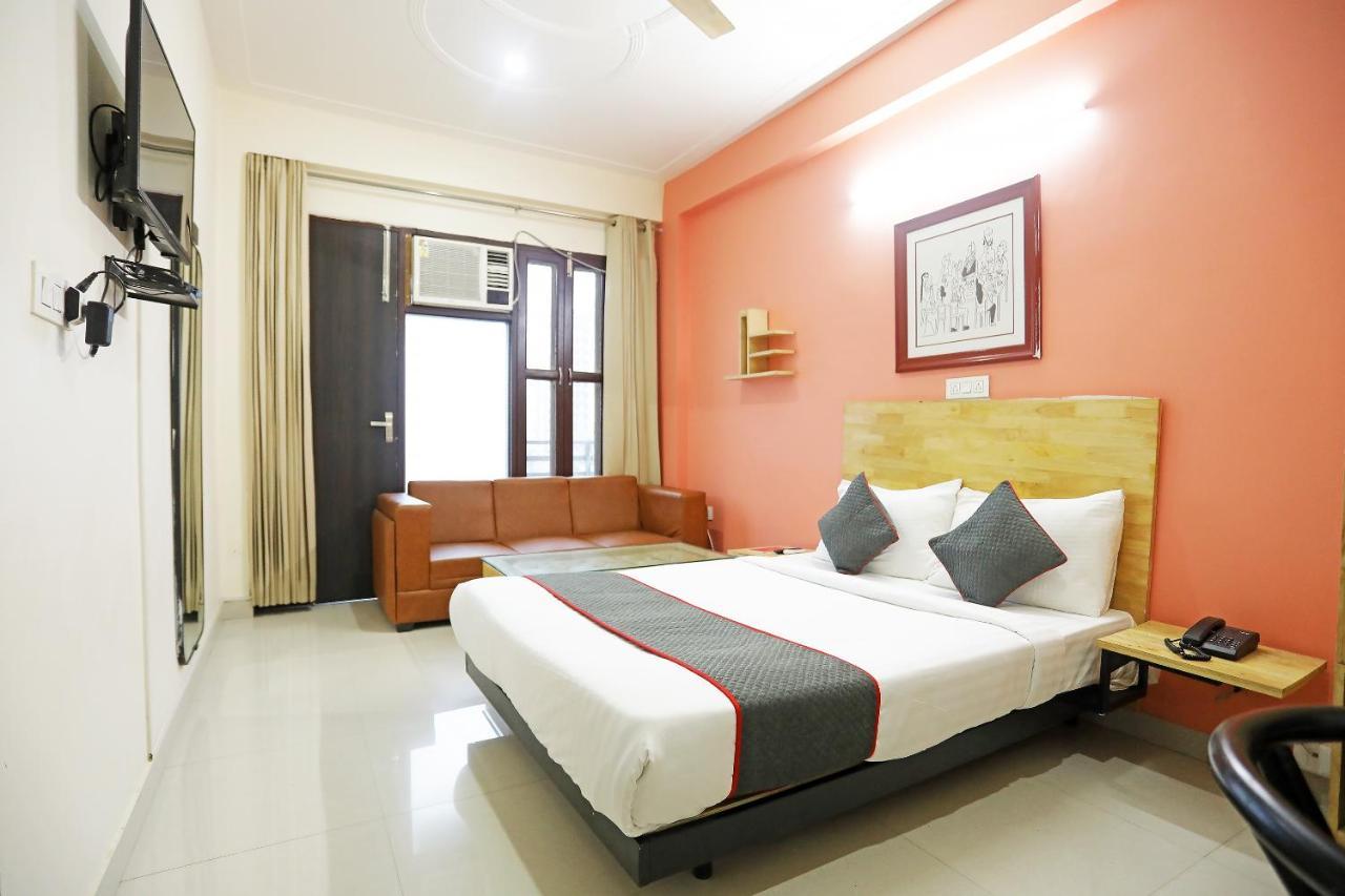 Отель Super Townhouse Cloud Bay, Near Genpact, Sector-69, Гургаон Экстерьер фото