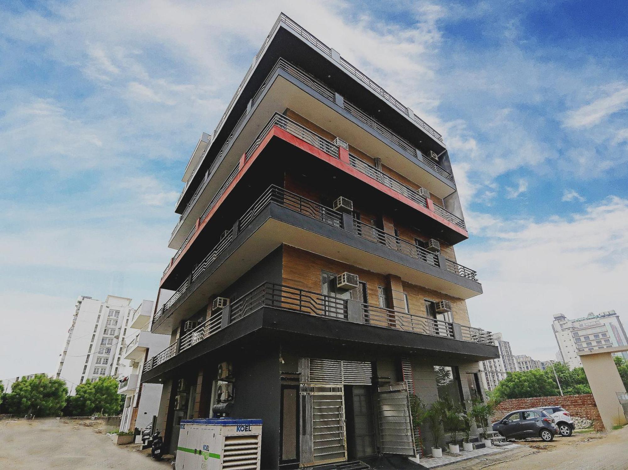 Отель Super Townhouse Cloud Bay, Near Genpact, Sector-69, Гургаон Экстерьер фото