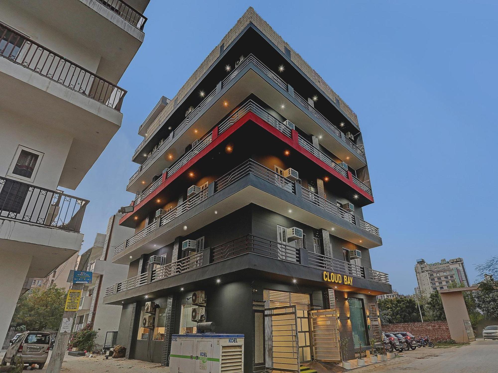 Отель Super Townhouse Cloud Bay, Near Genpact, Sector-69, Гургаон Экстерьер фото